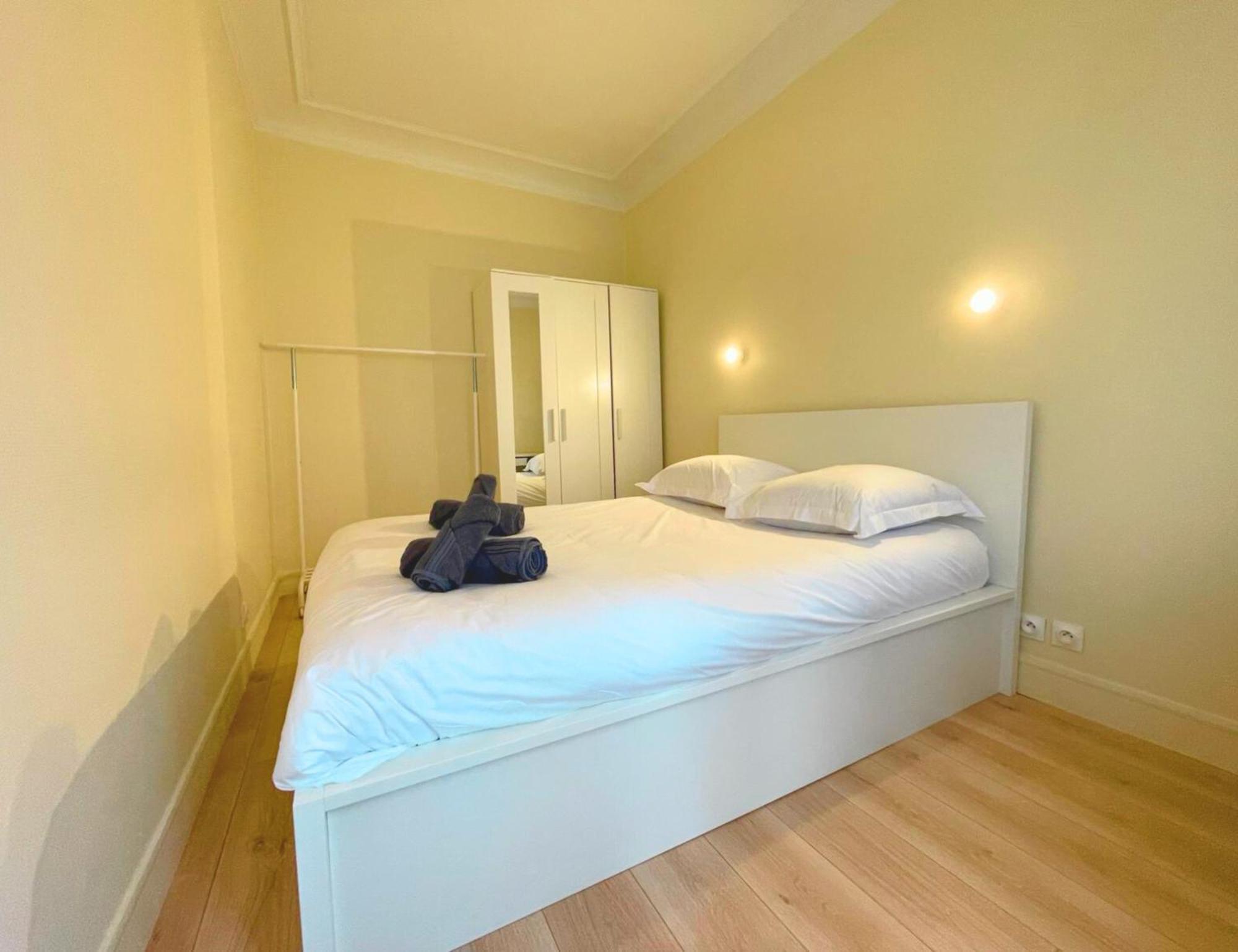 Chambre Lit Double Et Salon Avec Canape-Lit A 10 Minutes Des Champs Elysees Paris Extérieur photo