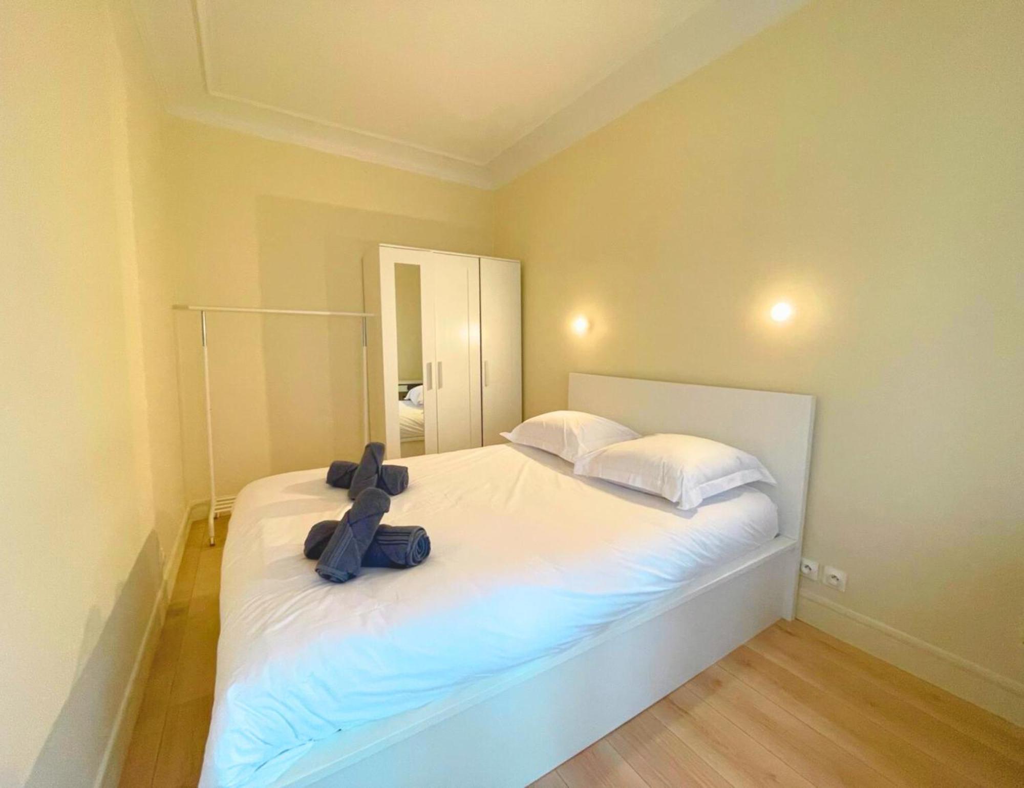 Chambre Lit Double Et Salon Avec Canape-Lit A 10 Minutes Des Champs Elysees Paris Extérieur photo